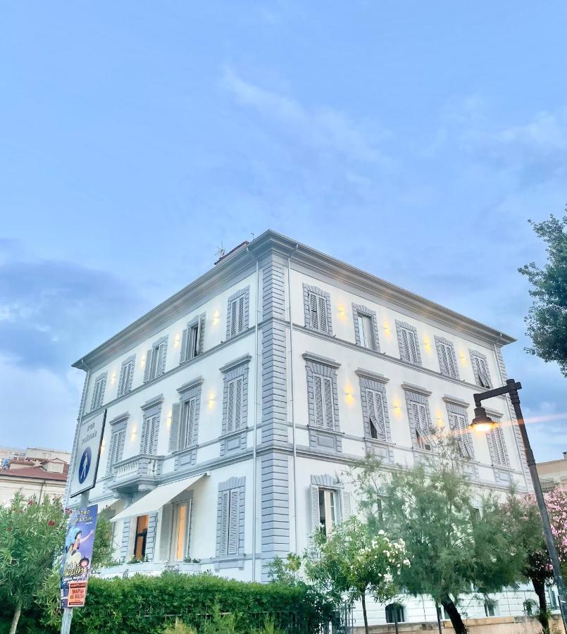 Hotel Tirreno Marina di Massa Ngoại thất bức ảnh