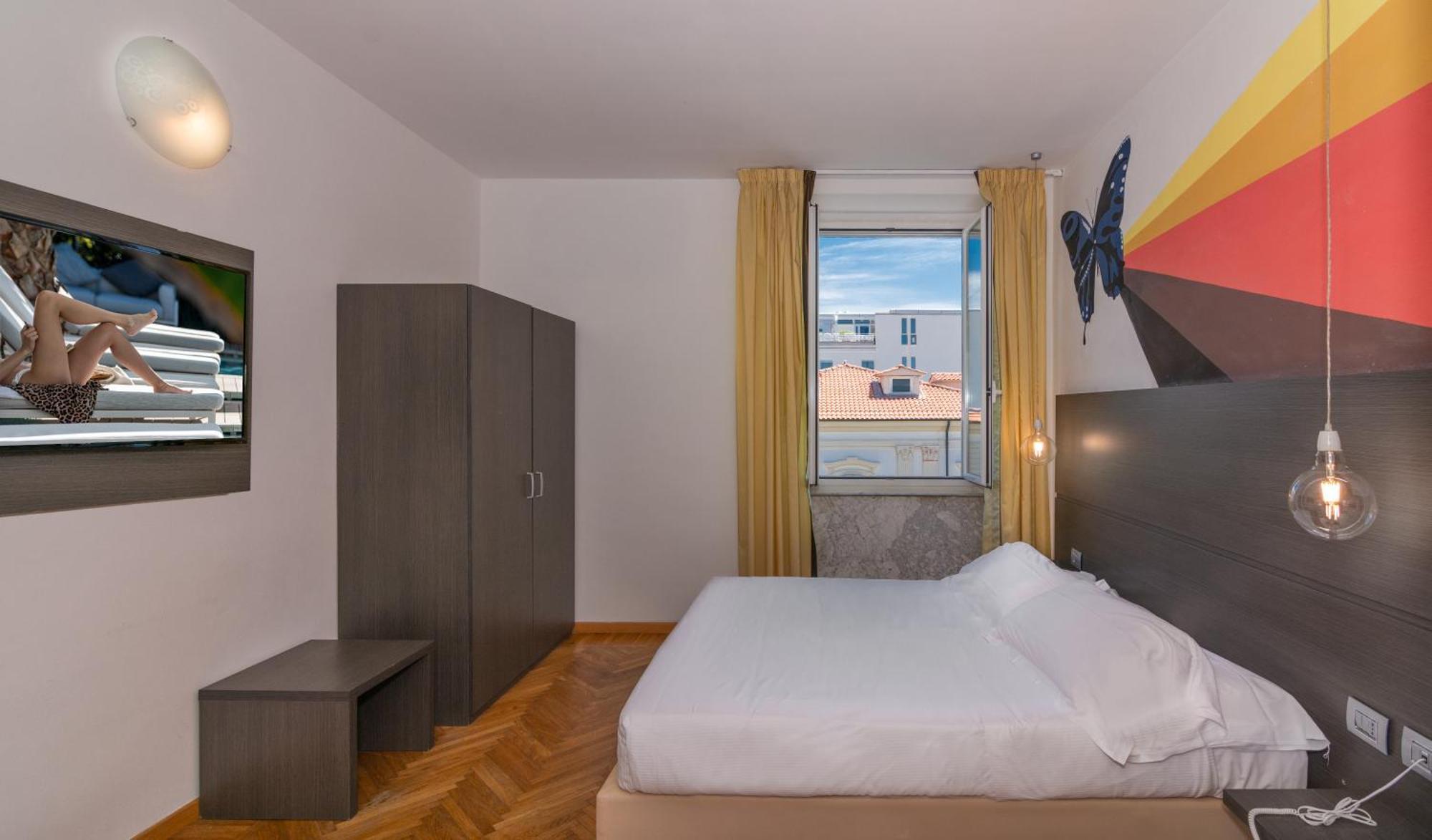 Hotel Tirreno Marina di Massa Ngoại thất bức ảnh