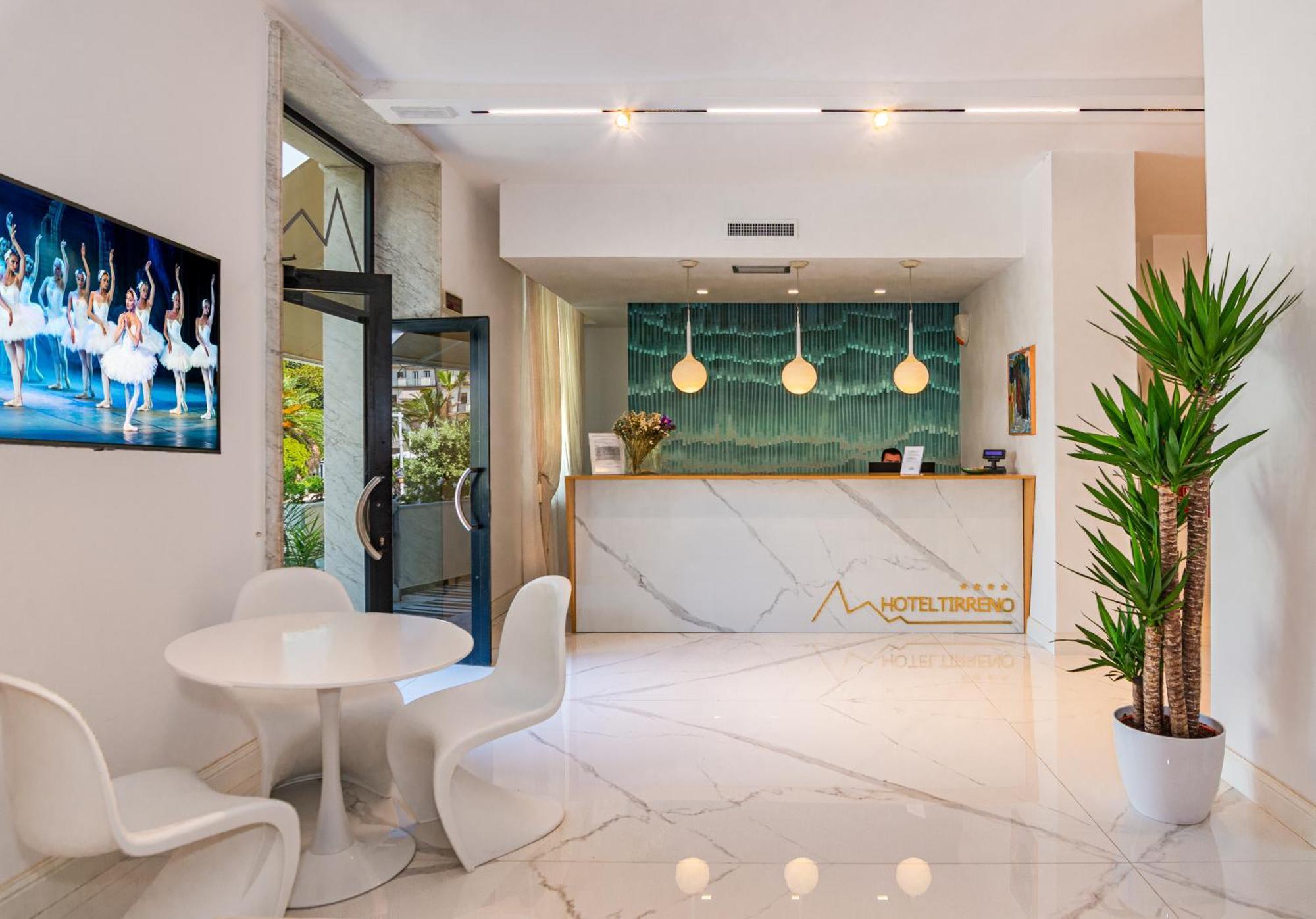 Hotel Tirreno Marina di Massa Ngoại thất bức ảnh