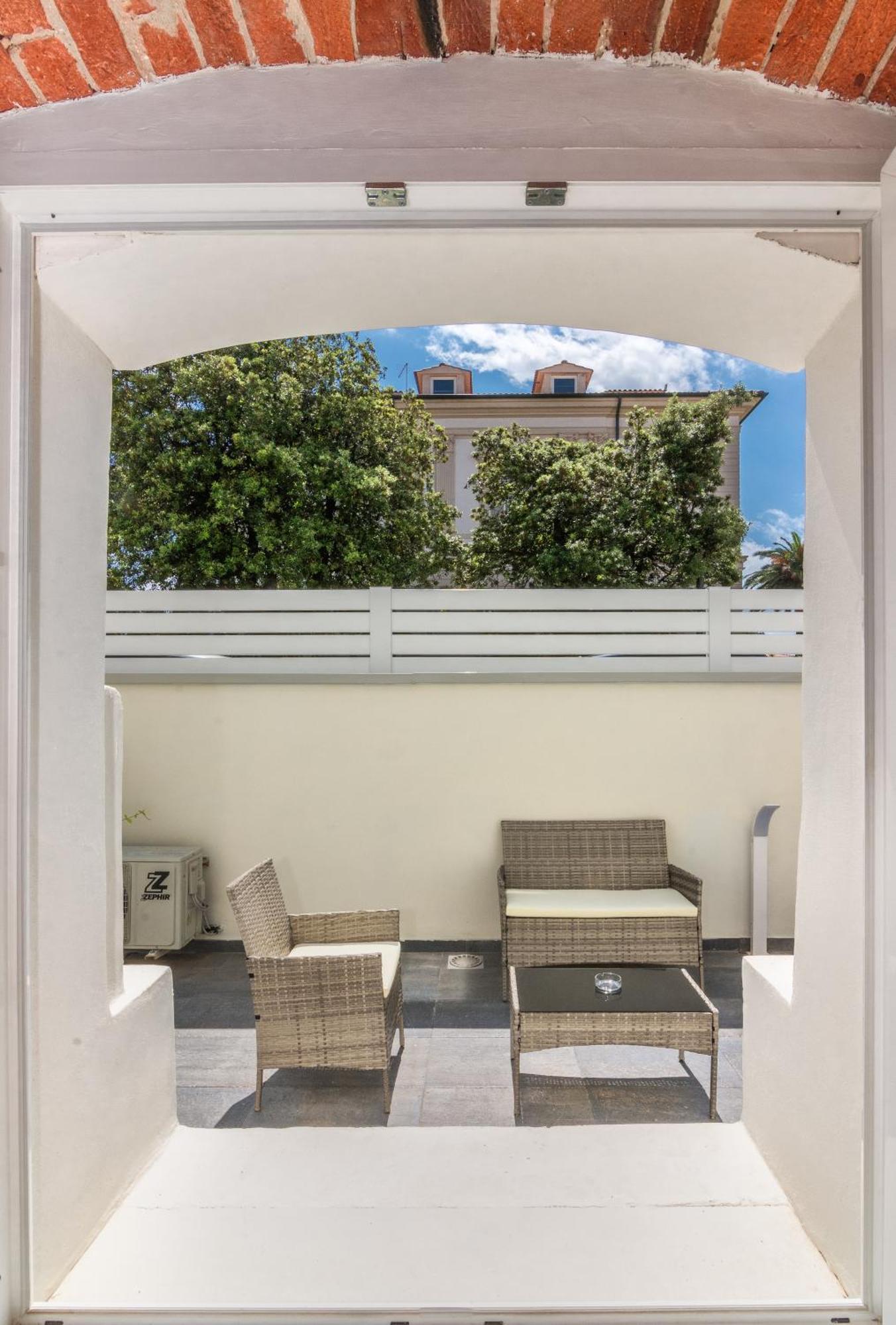 Hotel Tirreno Marina di Massa Ngoại thất bức ảnh