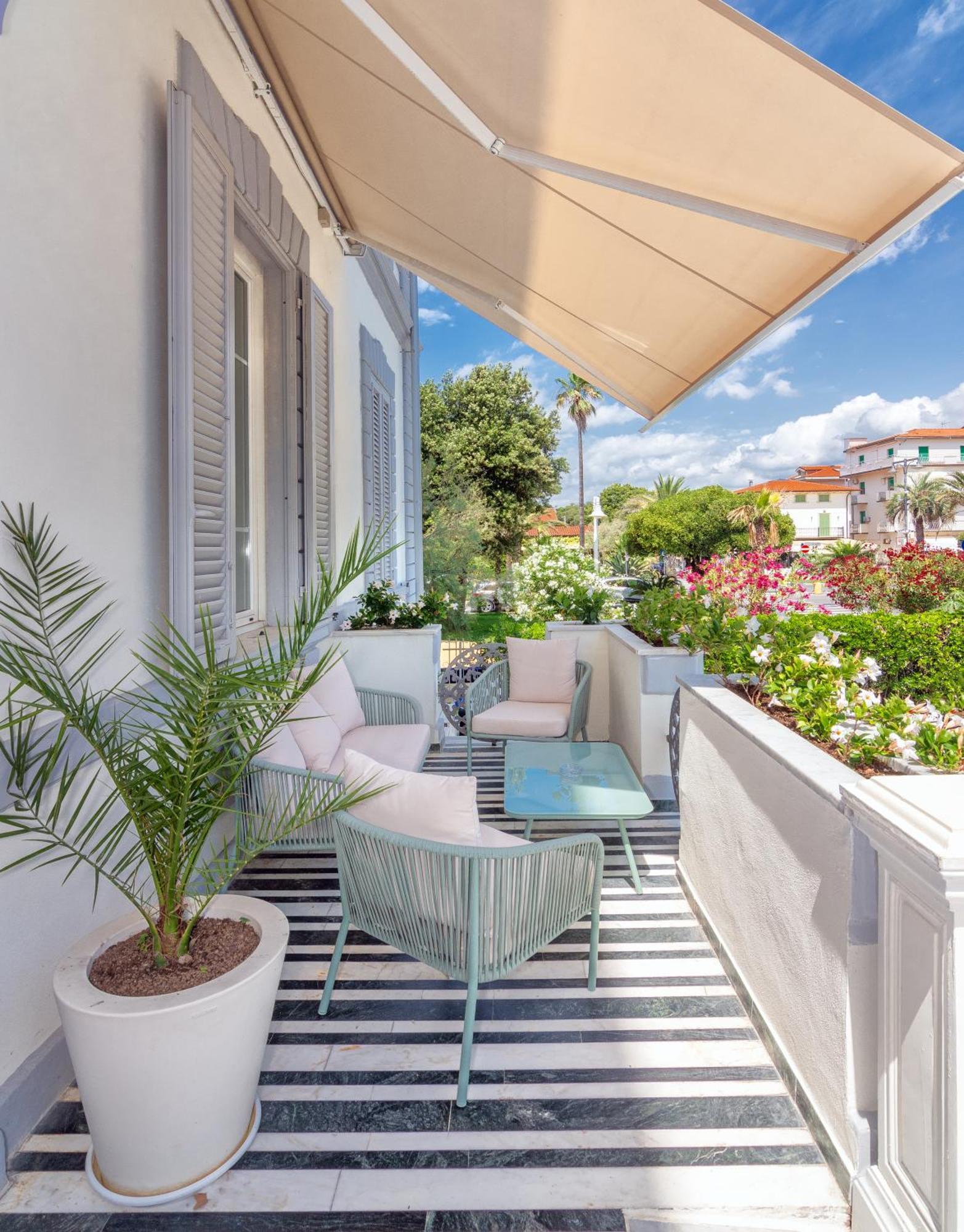 Hotel Tirreno Marina di Massa Ngoại thất bức ảnh