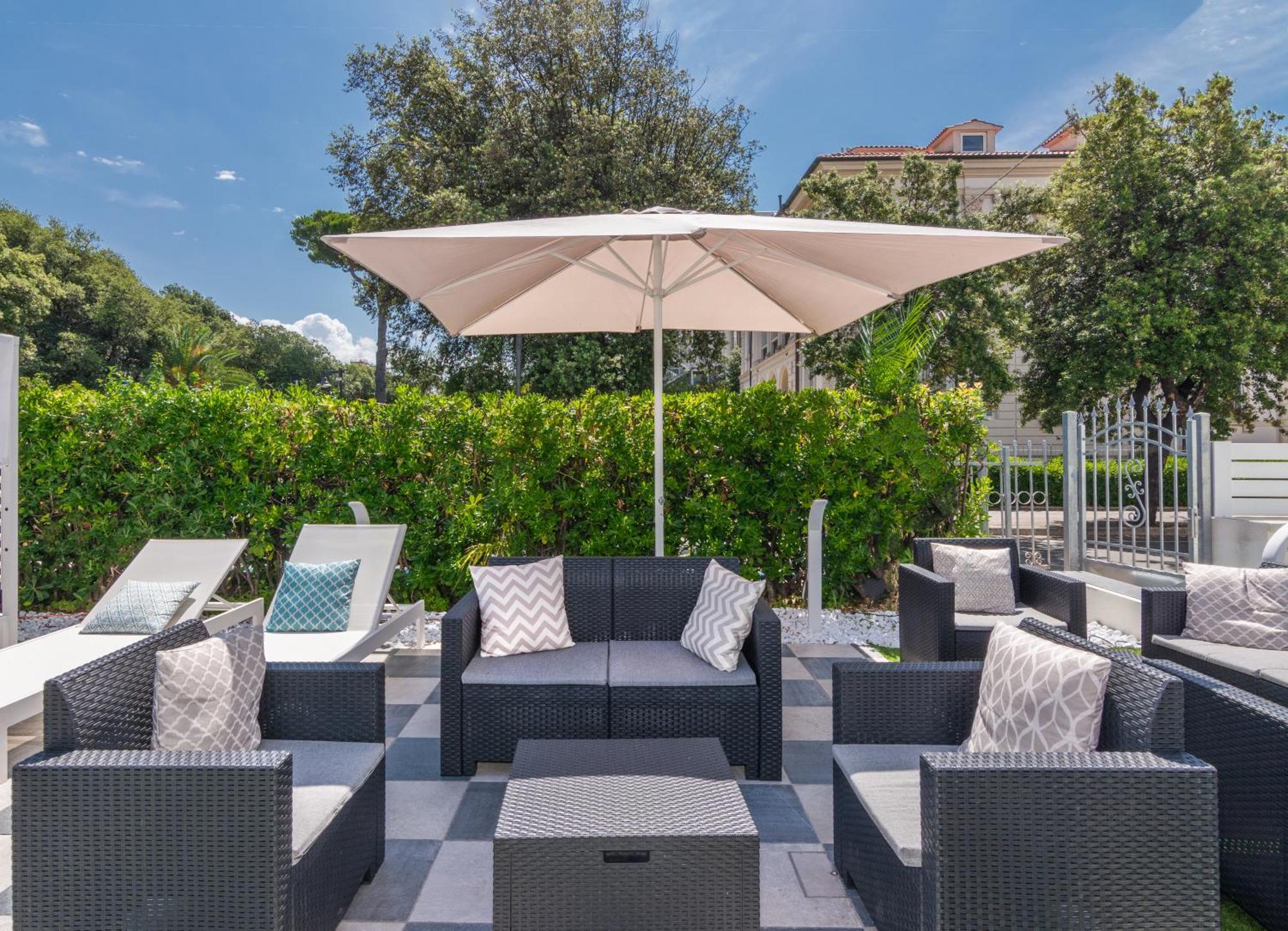 Hotel Tirreno Marina di Massa Ngoại thất bức ảnh
