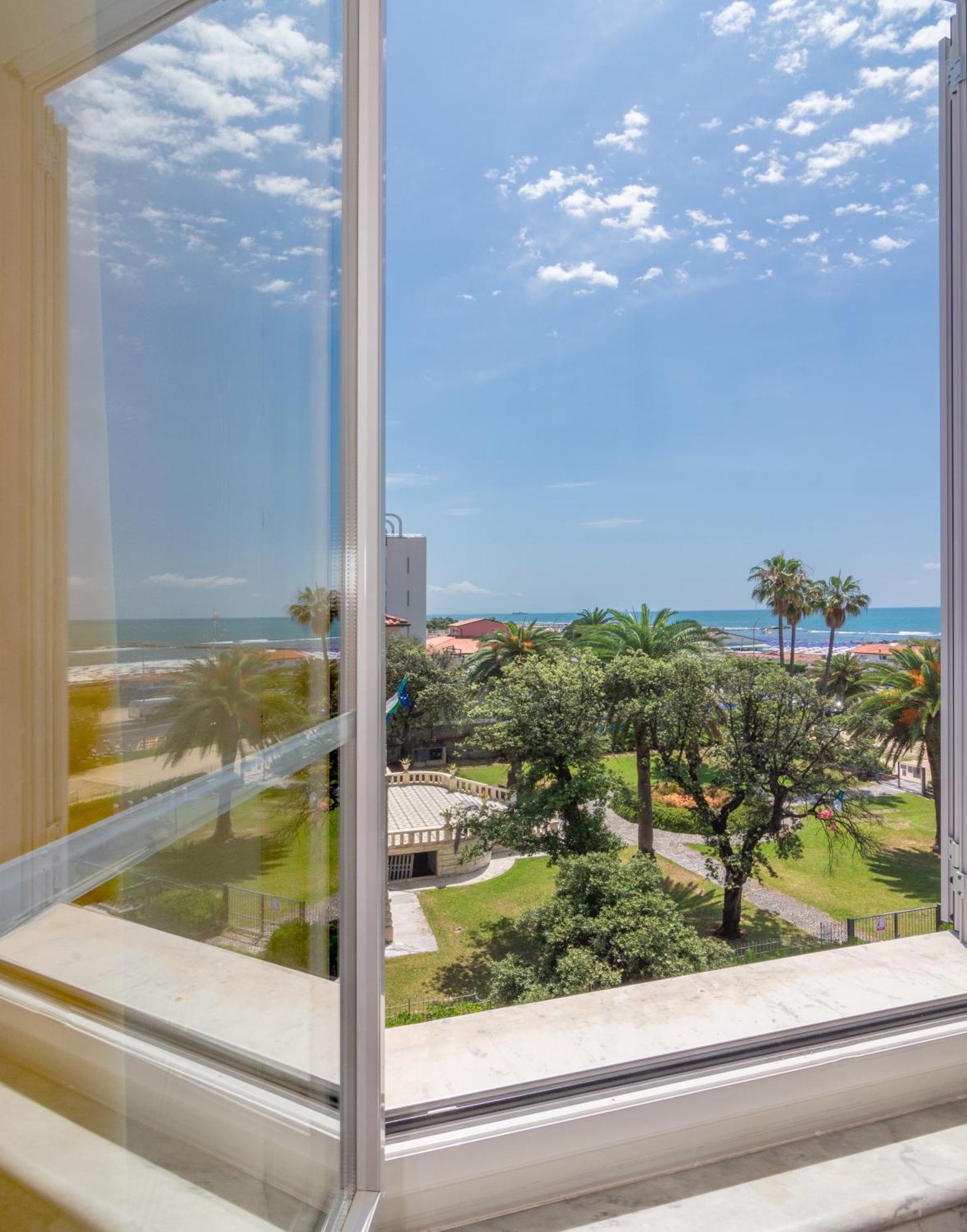 Hotel Tirreno Marina di Massa Ngoại thất bức ảnh