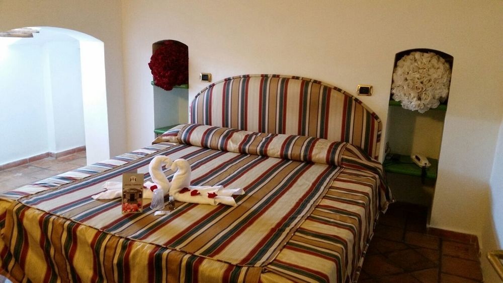 Hotel Tirreno Marina di Massa Ngoại thất bức ảnh